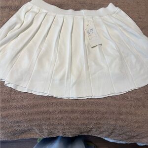 Elegant White Pleated Skirt